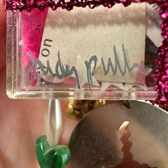 Vintage Funky Signed 1986 Acrylic Brooch - Picture 2 of 9